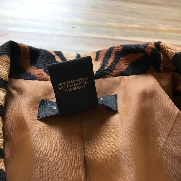 Stylish Brown Animal Print Blazer - Picture 3 of 8